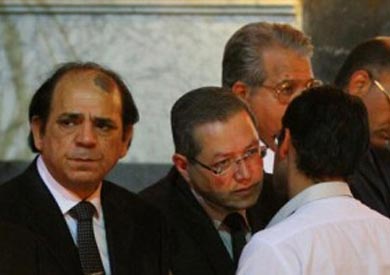 كبار الكتاب يحضرون عزاء شقيقة زوجة هيكل